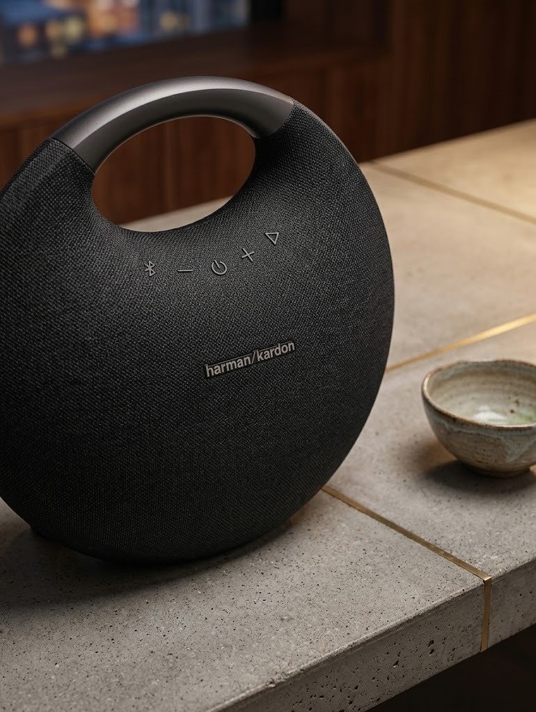 Harman Kardon Onyx Studio 5 Portable Bluetooth Speaker