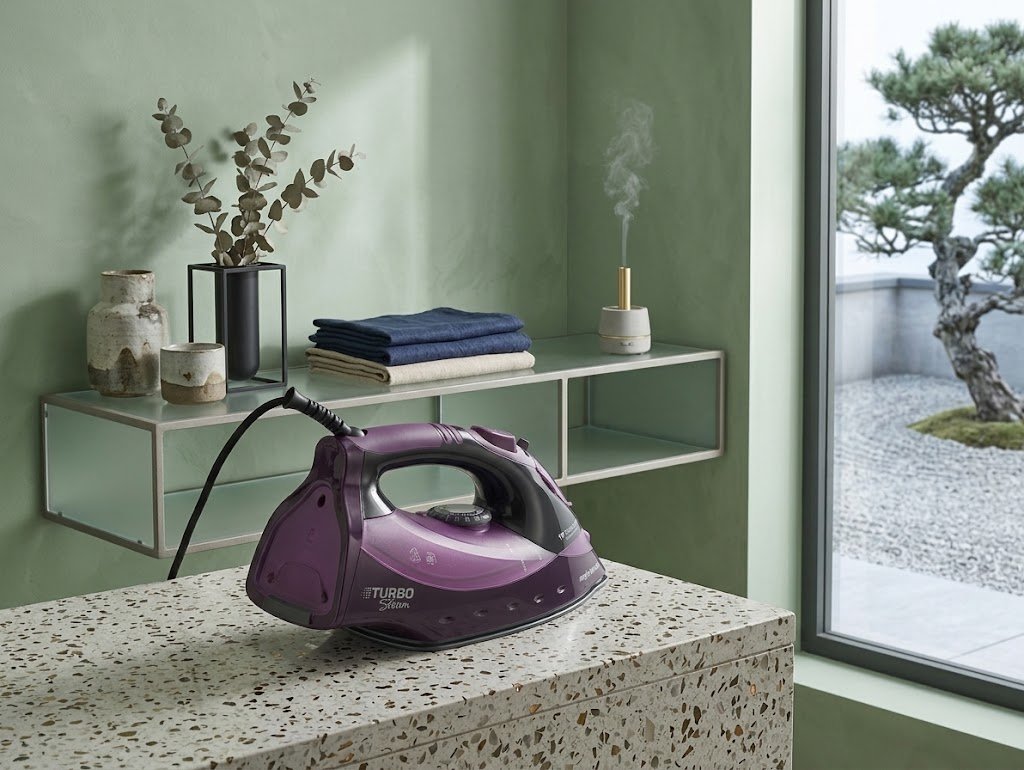 Morphy Richards Turbosteam 2800W Steam Iron – Purple & White